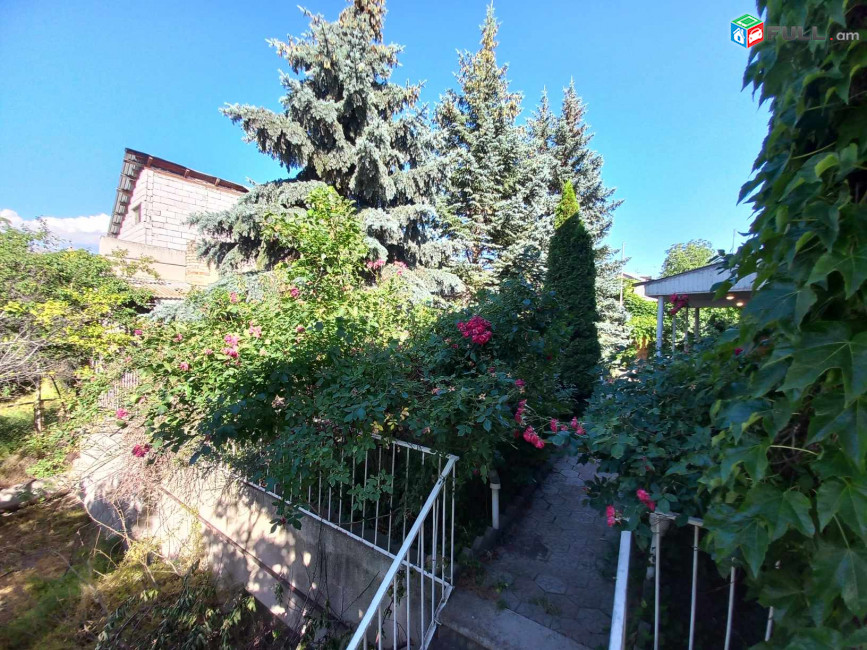 Առանձնատուն Պտղնիում վաճառք
