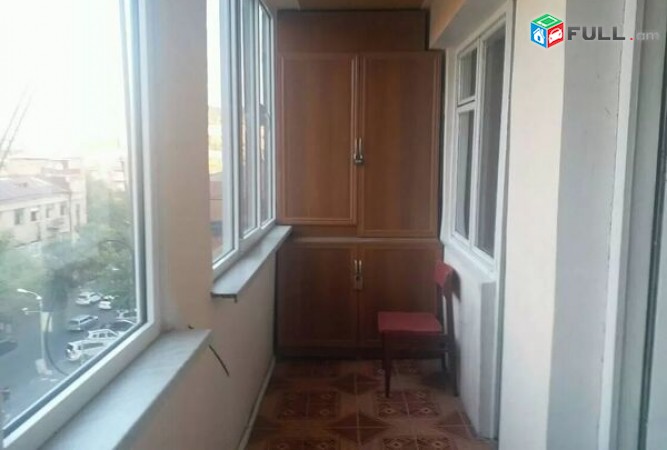 Վարձով է տրվում բնակարան Կենտրոնում