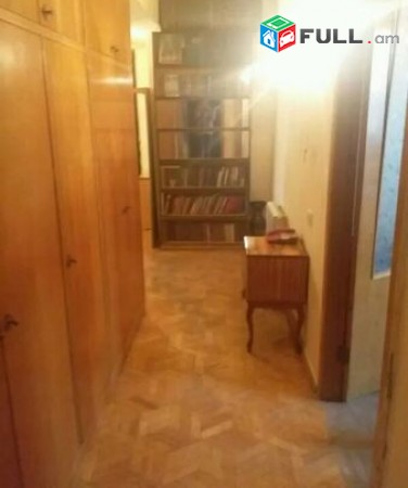 Վարձով է տրվում բնակարան Կենտրոնում