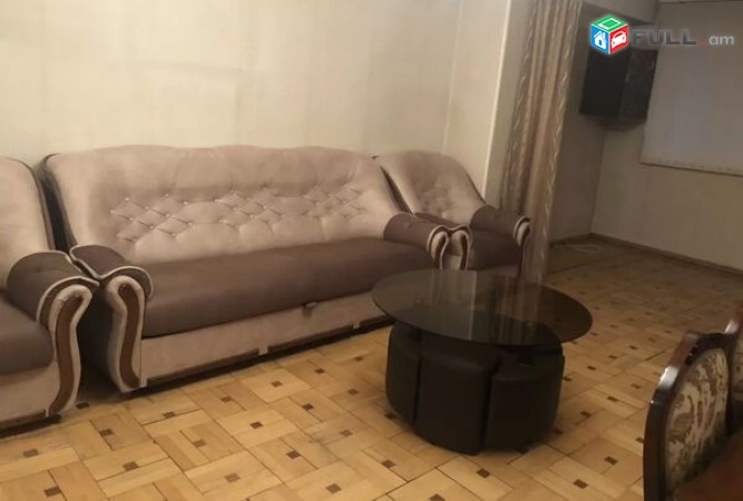Վարձով է տրվում բնակարան Աղայան փողոցում (for rent)