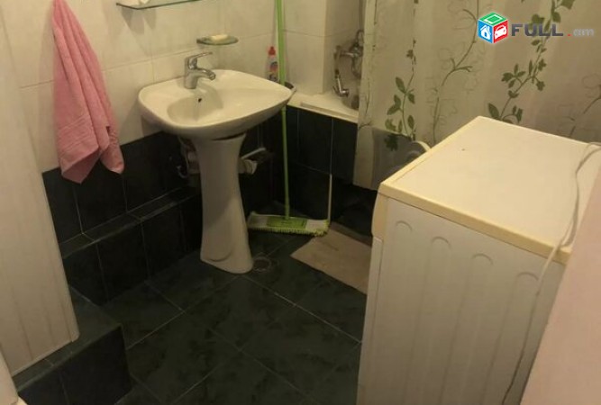 Վարձով է տրվում բնակարան Աղայան փողոցում (for rent)