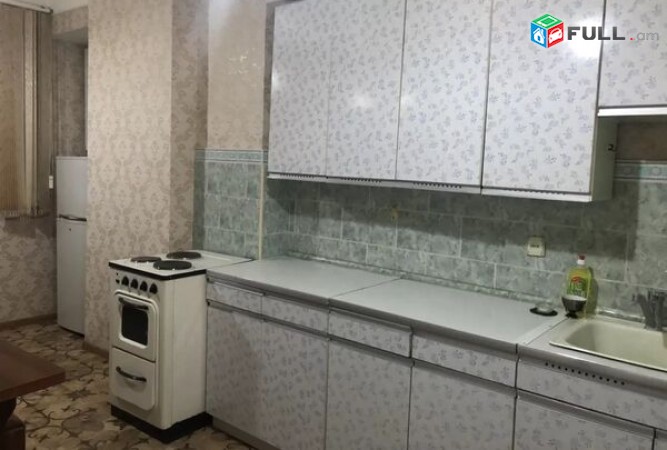 Վարձով է տրվում բնակարան Աղայան փողոցում (for rent)