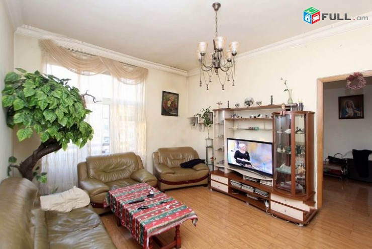 Բնակարան կենտրոնում 3 սենյակ