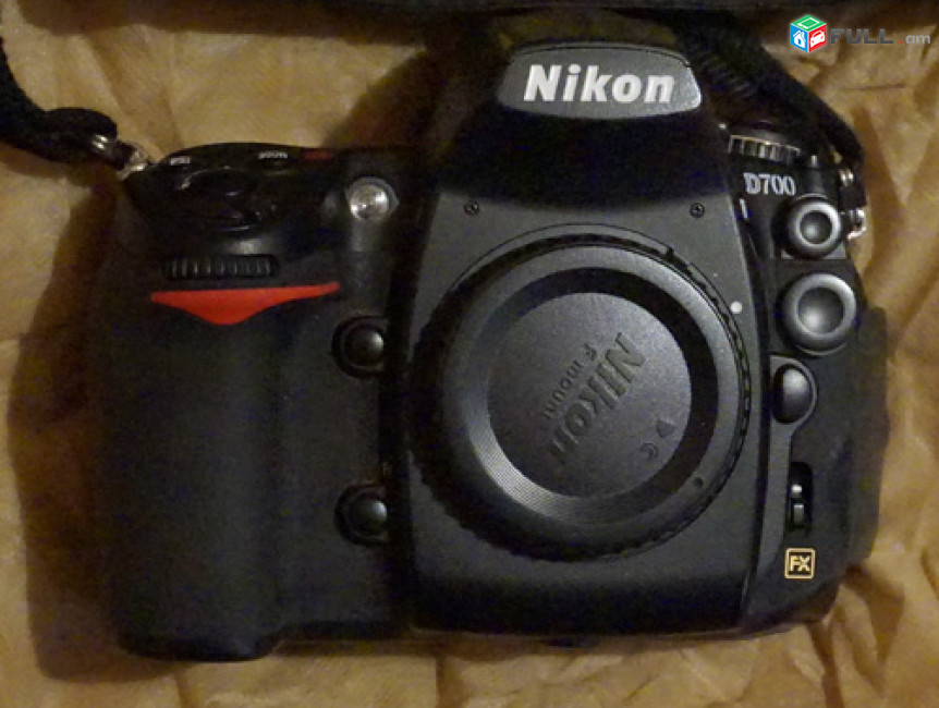 Nikon D 700 Լրիվ կադր, քիչ է օգտագործված, Իր հետ տրվում է 2 մարտկոց, մեկ քարտ 8ԳԲ, ինստալացիոն դիսկը, լիցքավորելու սարքը 