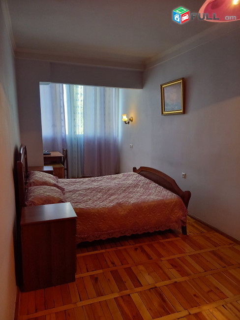 Փոքր կենտրոնում   վարձով տրվում է 3 սեն․ բնակարան