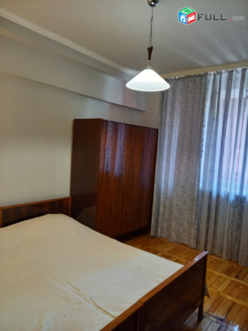 Փոքր կենտրոնում   վարձով տրվում է 3 սեն․ բնակարան