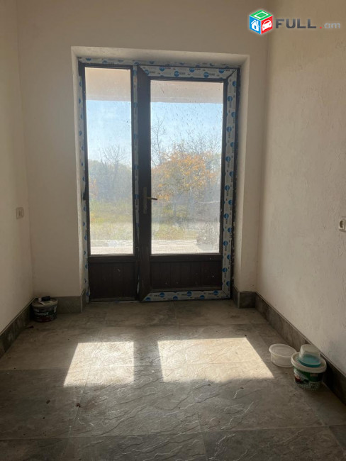 Ashtarak, geux Bazmaxbyur kentronum / Parpi, Bazmaxbur, Nazrvan /