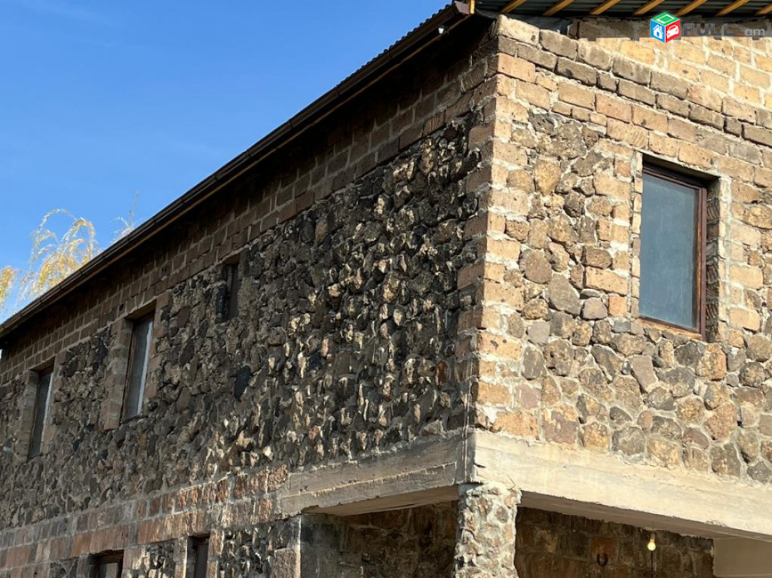 Ashtarak, geux Bazmaxbyur kentronum / Parpi, Bazmaxbur, Nazrvan /