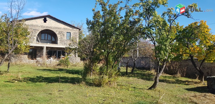 Ashtarak, geux Bazmaxbyur kentronum / Parpi, Bazmaxbur, Nazrvan /