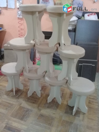Կլոր սեղան կլոր աթոռներով