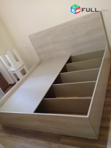 ննջասենյակի մահճակալ
