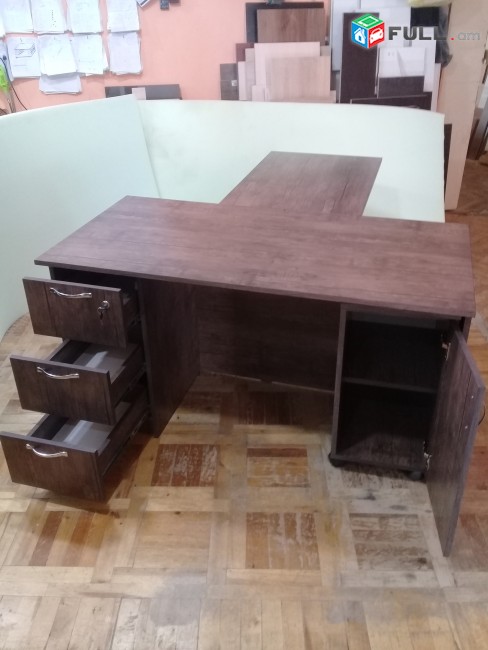 Օֆիսի գրասեղաններ _ 1 տումբան շարժական