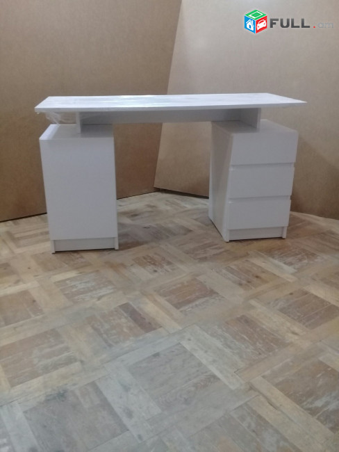 Նոր ոճի գրասեղաններ արտադրողից _6