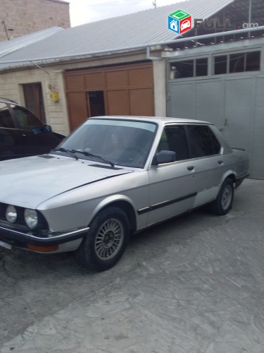 BMW -     523 , 1982թ.