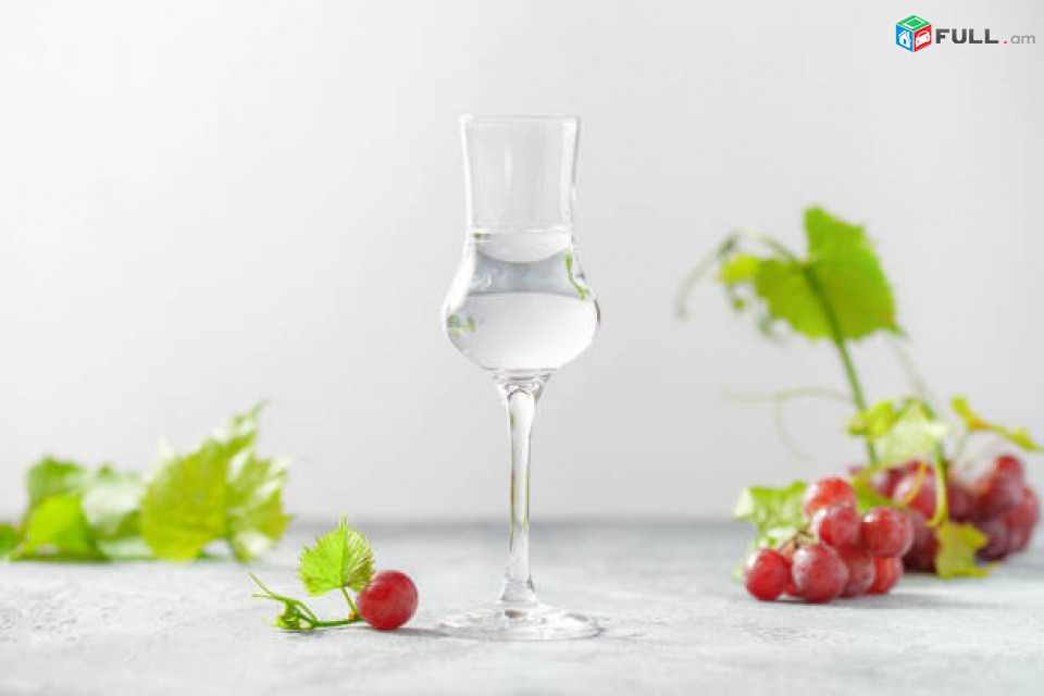 Օղի խաղողի 55 տոկոս, 2200 դրամ