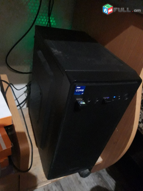 Intel Core i7-12700K 5 GHz, DDRAM 16 GB, LCD 15.6'', GIGABYTE B760M, Audio, WiFi 5, M.2 256GB, SSD SATA 3 256GB