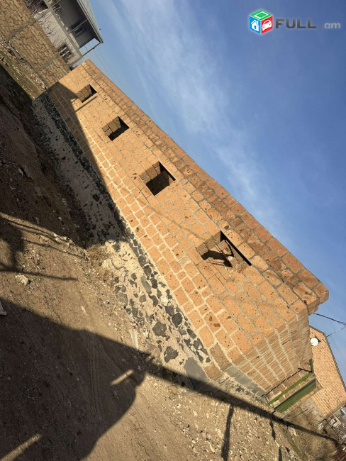 H0877 Հողատարածք կիսակառույց շինությամբ ք․Աշտարակում
