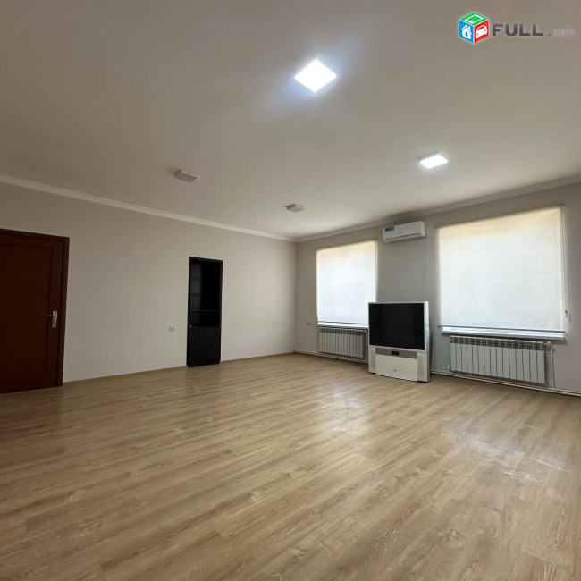 H0940 Չորս հարկանի Կոմերցիոն տարածք Կենտրոնում