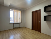 H0940 Չորս հարկանի Կոմերցիոն տարածք Կենտրոնում