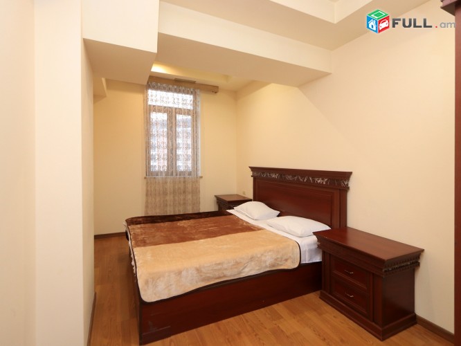 Apartments on Abovyan 16 , Ереван , Армения ( центр )