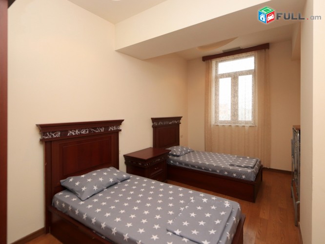 Apartments on Abovyan 16 , Ереван , Армения ( центр )