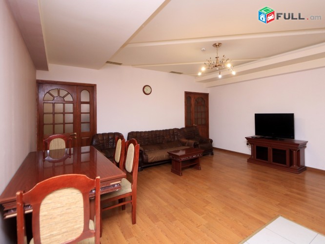 Apartments on Abovyan 16 , Ереван , Армения ( центр )