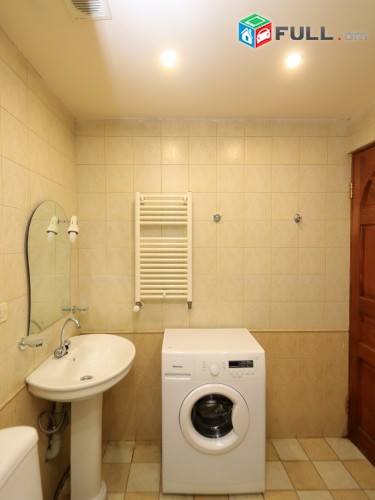 Apartments on Abovyan 16 , Ереван , Армения ( центр )