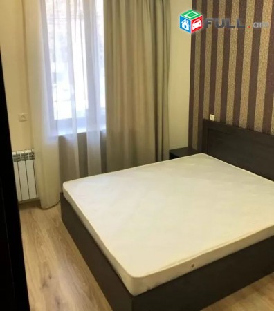 Varcov bnakaran Manumentum, Azatutyan poxocum