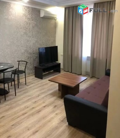 Varcov bnakaran Manumentum, Azatutyan poxocum