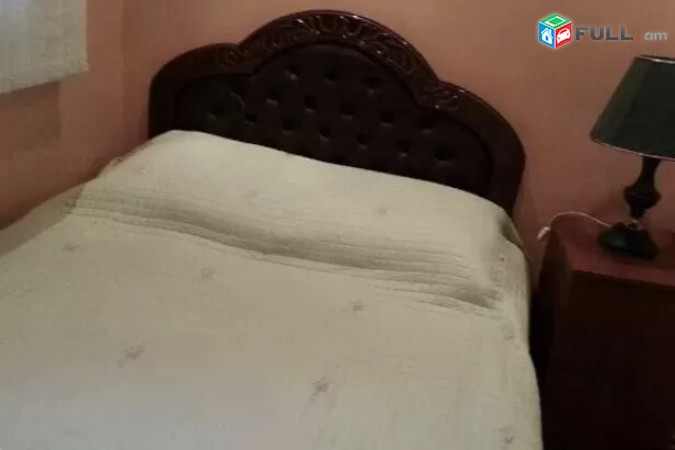 Varcov bnakaran Abovyan poxocum