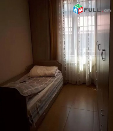 Varcov e trvum bnakaran Zavaryan poxocum