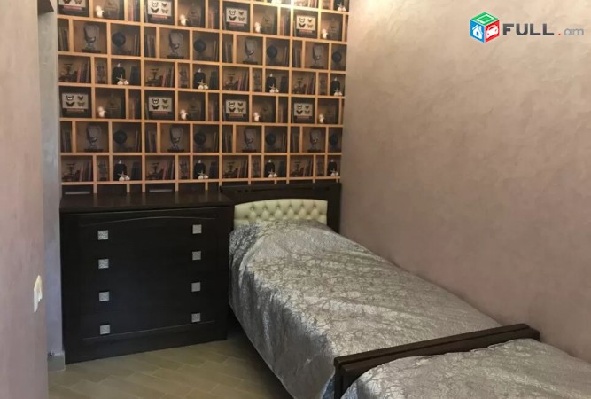 Varcov e trvum 3 senyakanoc bnakaran sayat nova -abovyan xachmeruki mot