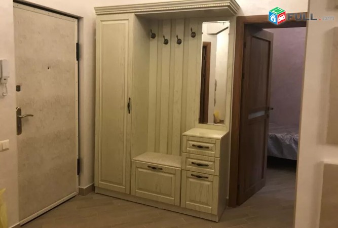Varcov e trvum 3 senyakanoc bnakaran sayat nova -abovyan xachmeruki mot