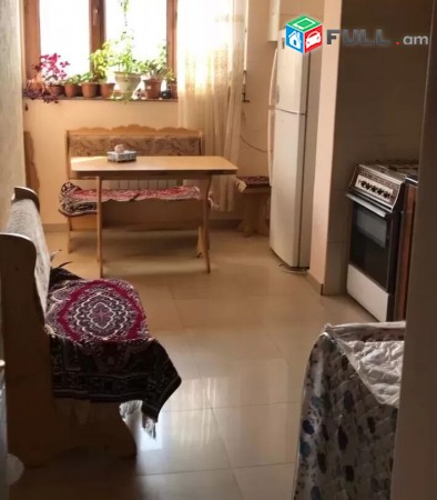 Varcov e trvum 3 senyakanoc bnakaran Kentronum, Tigran Mec poxocum