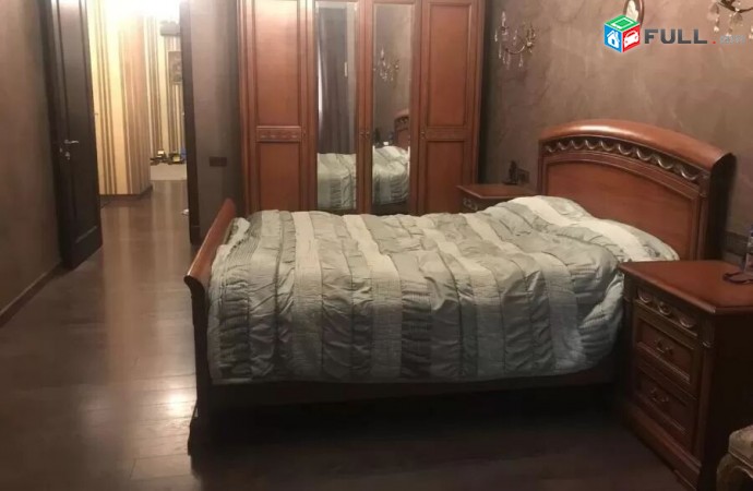 Վարձով է տրվում 2 սենյականոց բնակարան կենտրոնում Խանջյան փողոցում