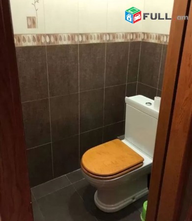 Vardzov e trvum bnakaran Nalbandyan Sayat-nova xachmerukum