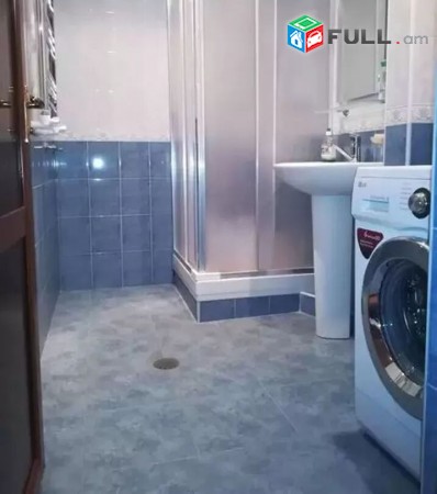 Քաջազնունի փողոցում տրվում է վարձով 3 սենյականոց լուսավոր բնակարան