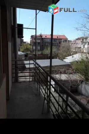 Վարձակալության է տրվում 3 սենյականոց բնակարան Կենտրոնում