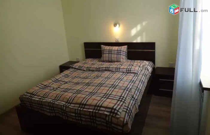 Varcov e trvum bnakaran Teryan poxocum, Karapi lchi mot