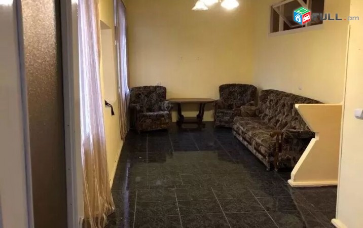 Varcov bnakaran Aleq Manukyan poxocum