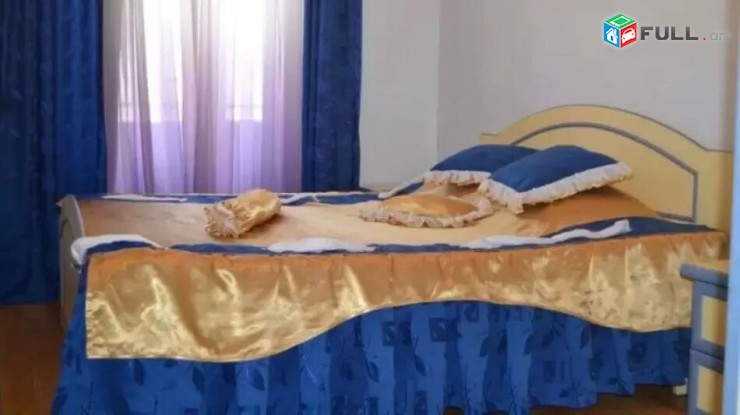 3 սենյականոց բնակարան փոքր կենտրոնում Հանրապետության հրապարակի հարևանությամբ
