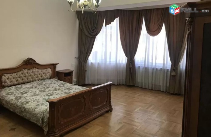 Varcov e trvum 4 senyakanoc bnakaran Alek Manukyan poxocum