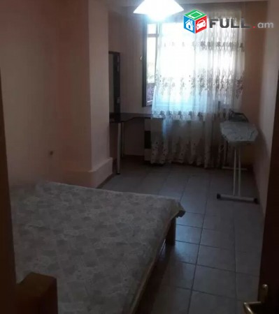 Varcov bnakaran Pushkini poxocum