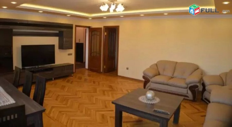 Վարձով է տրվում 3 սենյականոց լուսավոր, ընդարձակ բնակարան Երվանդ Քոչարի փողոցում