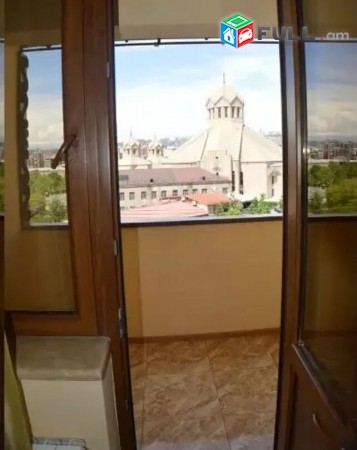 Վարձով է տրվում 3 սենյականոց լուսավոր, ընդարձակ բնակարան Երվանդ Քոչարի փողոցում