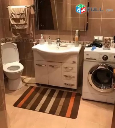 Varcov bnakaran Kajaznuni poxocum