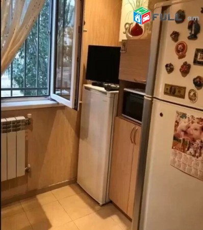 Varcov bnakaran Kajaznuni poxocum