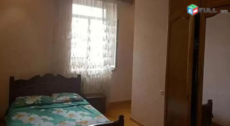 4 senyakanoc bnakaran Paronyan poxocum