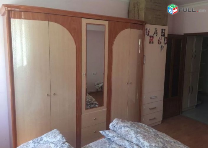 Varcov e trvum 2 senyakanoc bnakaran Khorenaci poxocum, vosku shukayi motakayqum