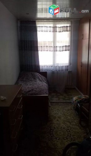 Varcov e trvum 4 senyakanoc bnakaran Zeytunum, Droi poxocum